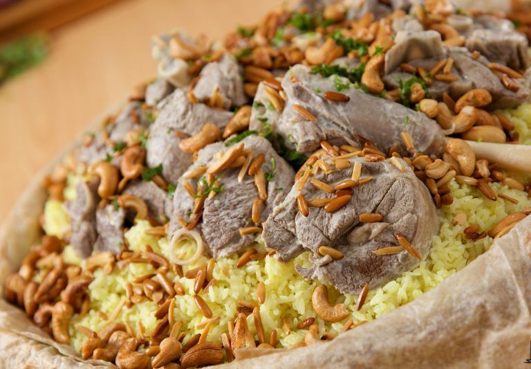 منسف سنتی اردنی با گوشت بره
